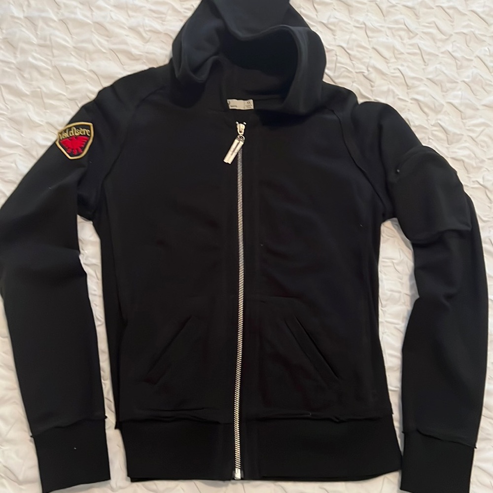 Adorable Black Neve Sweatshirt